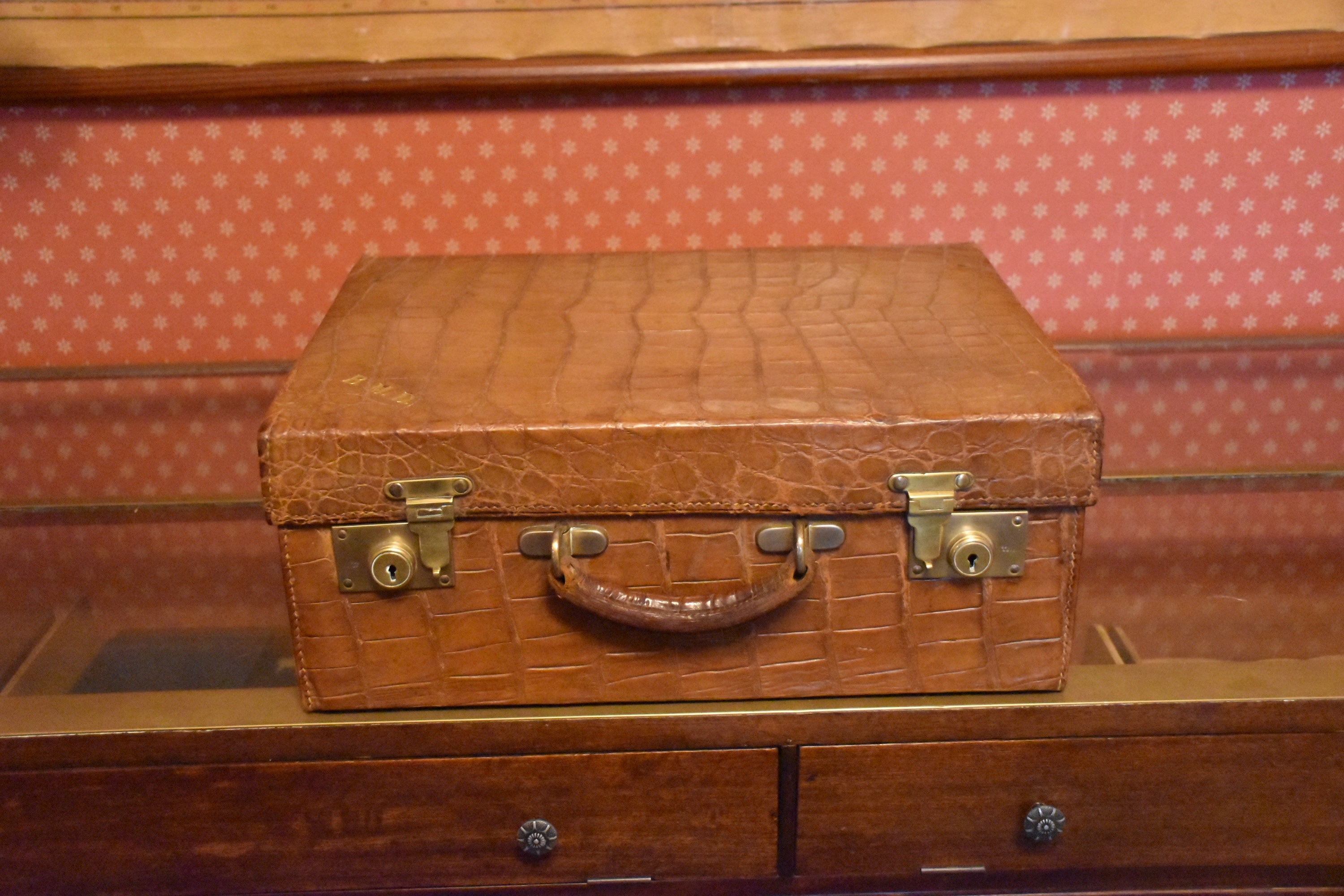 Beautiful Drew & Co Crocodile leather Suitcase Circa 1920s – Oldfield  Outfitters