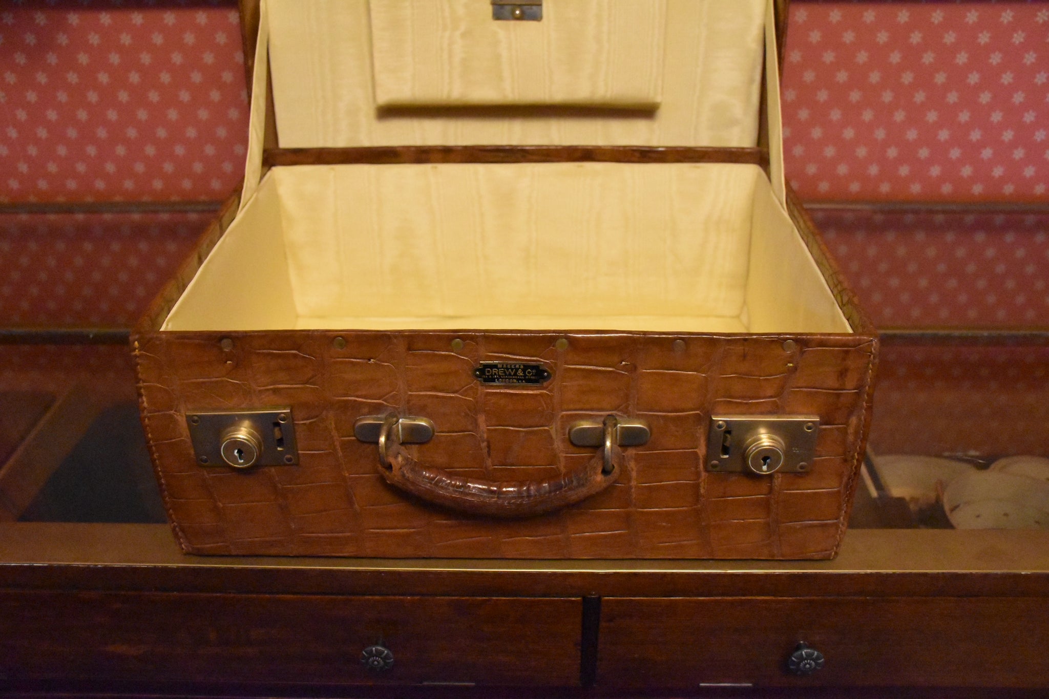 Drew and Sons Piccadilly Circus Suitcase in Leather, Early 20th
